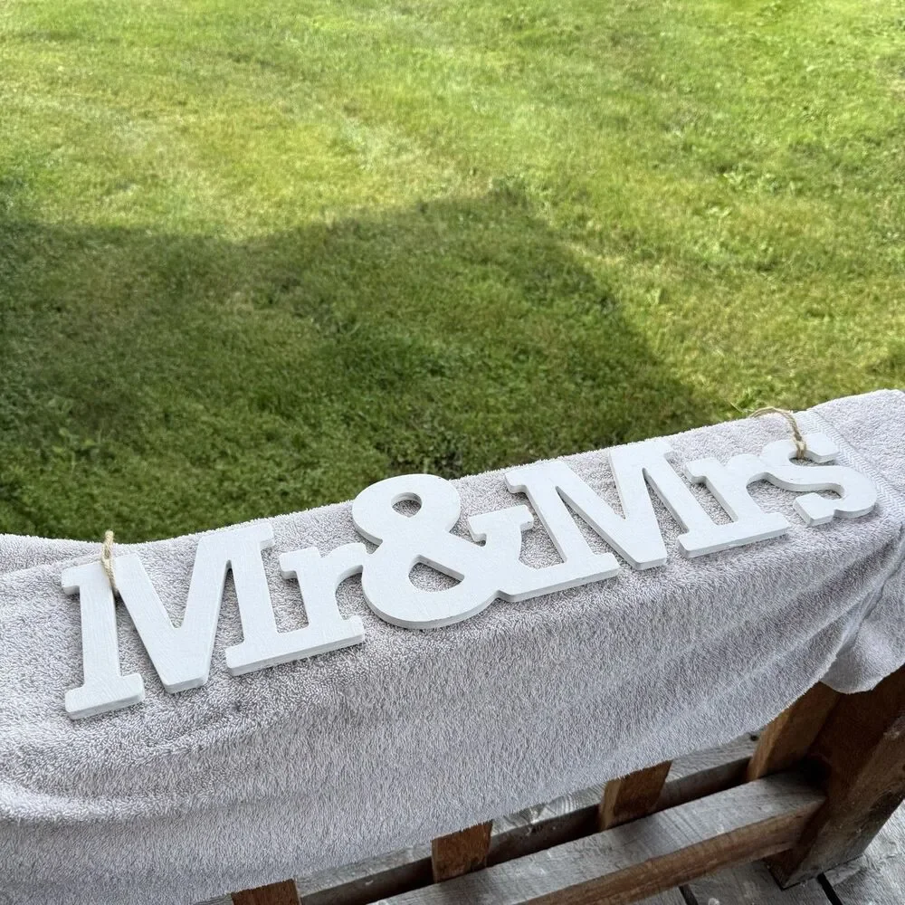 Wooden Mr & Mrs Hanging Wedding Sign White Rustic Twine Bridal Shower Decor